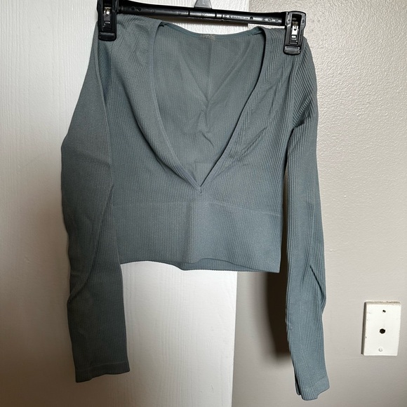 Tops - Fitted Blue Long Sleeve Athletic Crop Top
